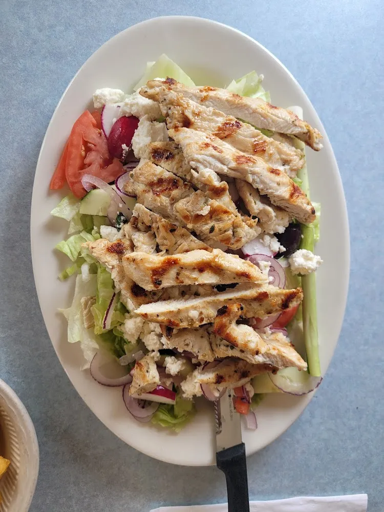 Greek Salad with Grill Chicken